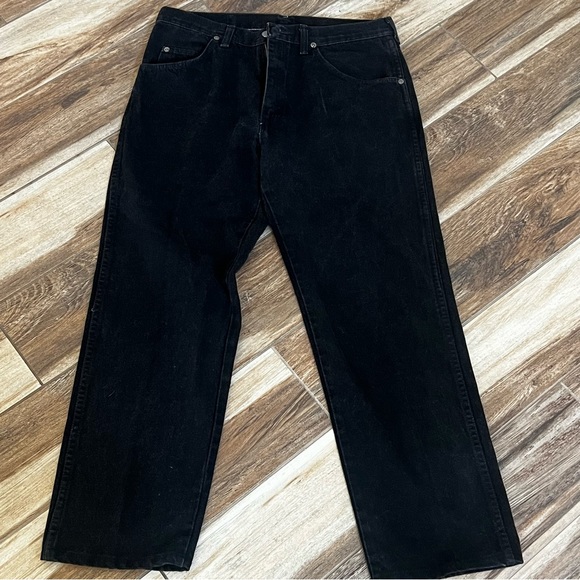 Wrangler mens black denim jeans - Picture 2 of 9
